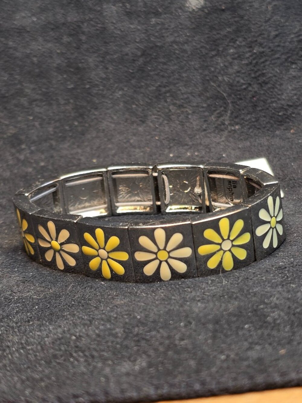 Lia Sophia sun-kissed streatch bracelet, nwt
